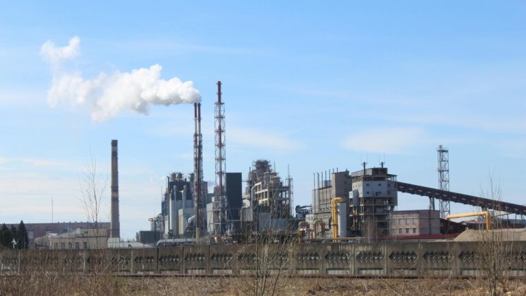 EU Industrial Production Falls 0.8% in March: Eurostat Confirms Manufacturing Slowdown
