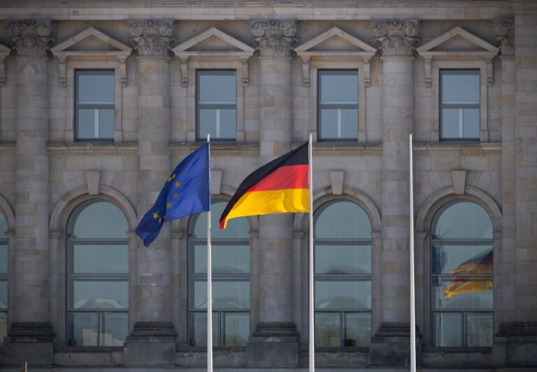 European Order of Merit: Parliament Honours Merkel, Wałęsa, Zelenskyy