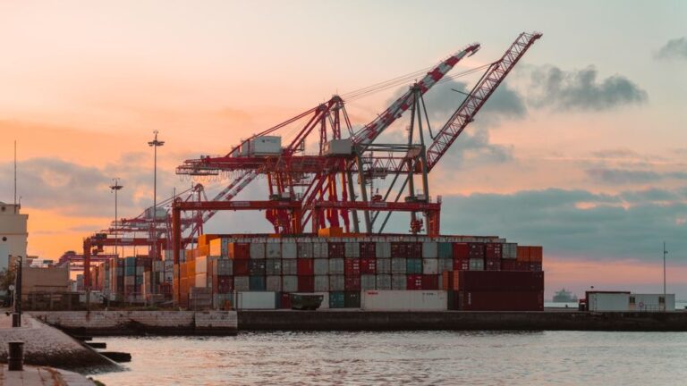 commerce international / conteneurs port maritime, échanges commerciaux