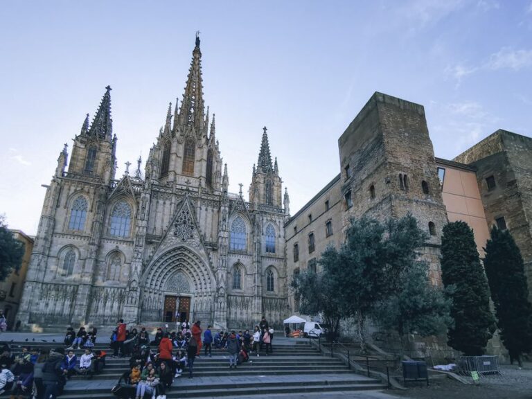Pope Leo XIV draws thousands to Barcelona’s cathedral