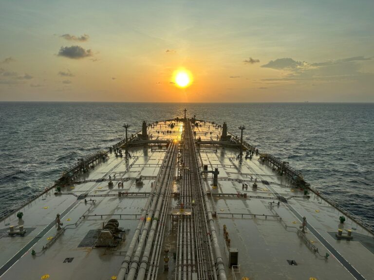 EU freezes Russia oil price cap in new sanctions package