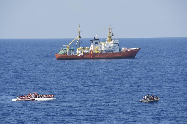 Méditerranée migrants bateau