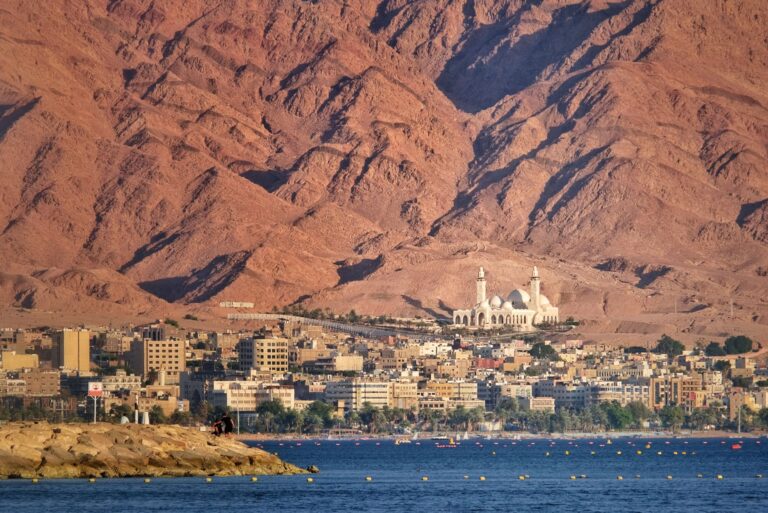 US-Iran war: UN chief urges diplomacy as civilian attacks mount