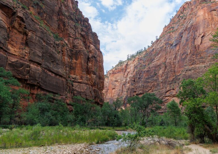 Grand Canyon flash flood leaves two dead and 14 missing
