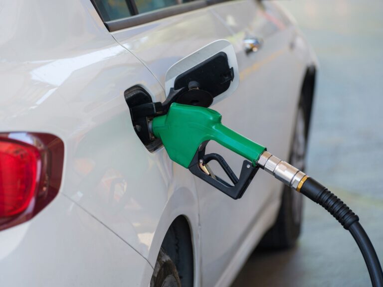 French fuel price relief expanded with €450 million boost