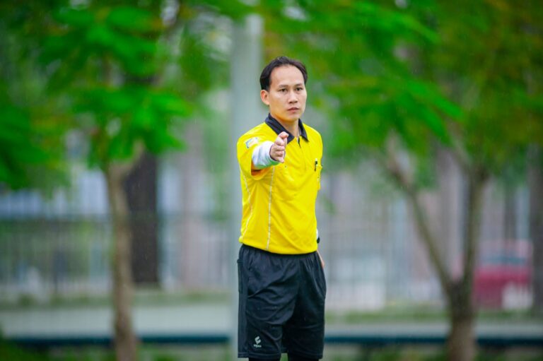 FIFA clears World Cup referee accused of white supremacist gesture