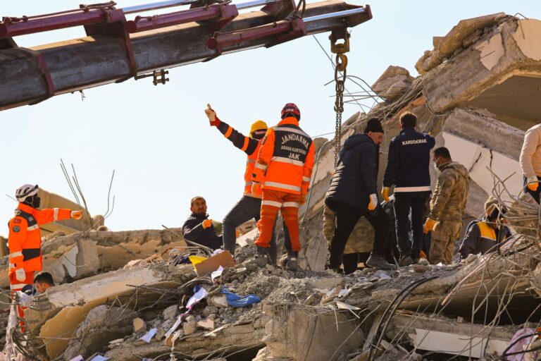Colombia earthquake rescue efforts enter final phase as toll hits 265